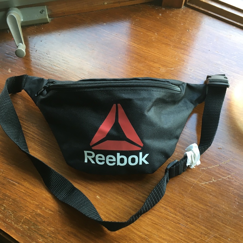 Reebok fannypack.